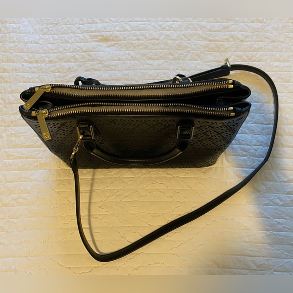 Tory Burch Multifunctional Purse - Picture 6 of 7